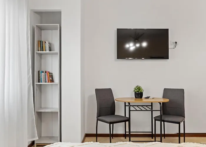 Apartment Upscale Studio, Walking Distance From The Old Town *