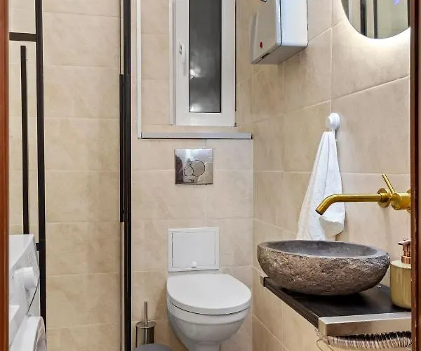 Apartment Upscale Studio, Walking Distance From The Old Town