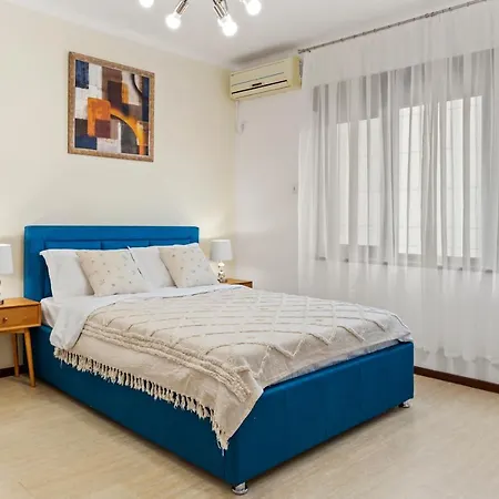 Upscale Studio, Walking Distance From The Old Town