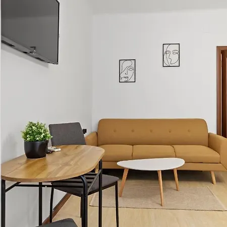Apartment Upscale Studio, Walking Distance From The Old Town