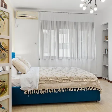 Upscale Studio, Walking Distance From The Old Town Apartment *