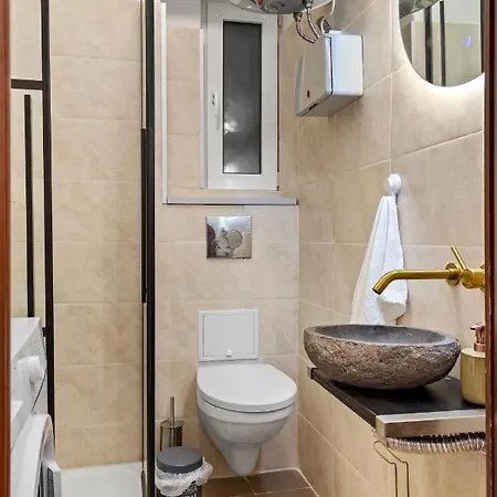 Apartment Upscale Studio, Walking Distance From The Old Town