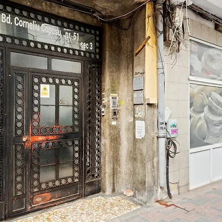 Upscale Studio, Walking Distance From The Old Town Apartment