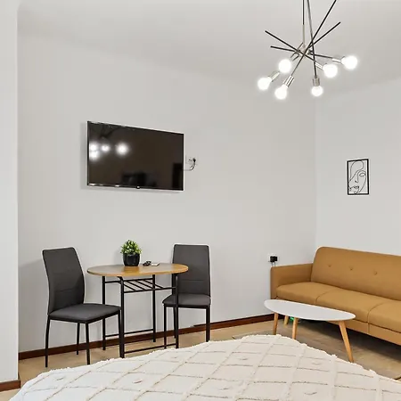 Upscale Studio, Walking Distance From The Old Town