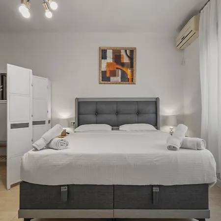 Upscale Studio, Walking Distance From The Old Town דירה בוקרשט