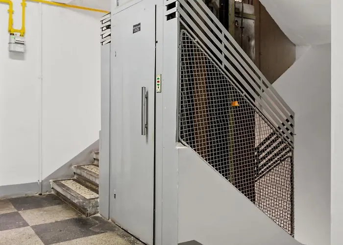 Upscale Studio, Walking Distance From The Old Town Appartamento *