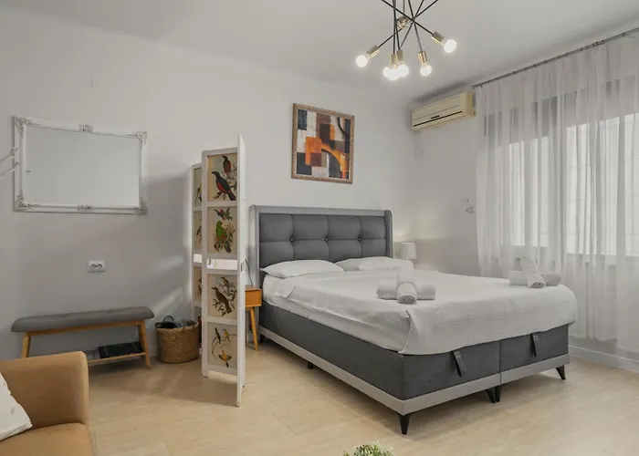 Upscale Studio, Walking Distance From The Old Town