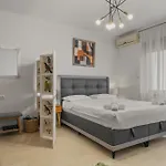 Upscale Studio, Walking Distance From The Old Town