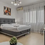 Lejlighed Upscale Studio, Walking Distance From The Old Town *
