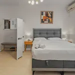 Upscale Studio, Walking Distance From The Old Town Bukarest