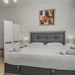 Lejlighed Upscale Studio, Walking Distance From The Old Town