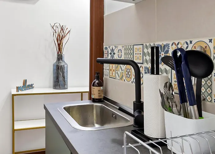 Апартаменти Upscale Studio, Walking Distance From The Old Town