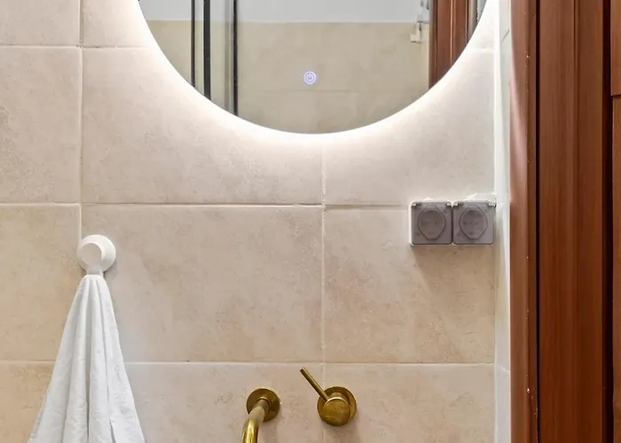 Upscale Studio, Walking Distance From The Old Town