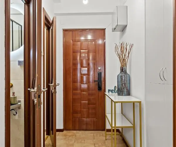 Upscale Studio, Walking Distance From The Old Town Apartment *